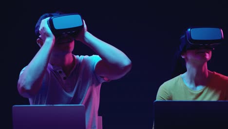 Man-and-woman-wearing-VR-headsets