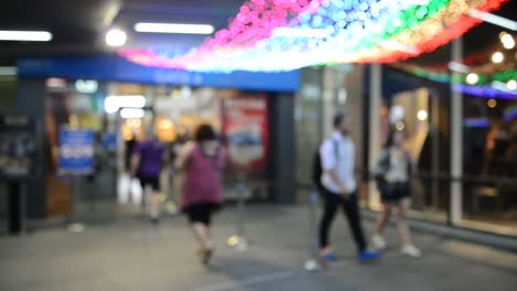 Pedestrian-Commuter-Crowd-Walking