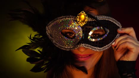 Woman-face-with-carnival-mask-4K