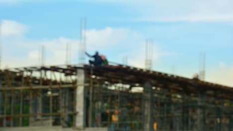 Blurred-time-lapse-of-under-construction-site.