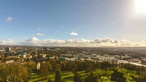 Blick-in-Richtung-Süden-Bristol-England,-Wolkengebilde-Timelapse