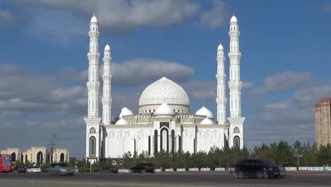 Mosque-and-cars,-Astana,-Kazakhstan