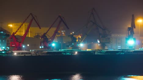 Nacht-beleuchtete-Shenzhen-Port-Industriekrane-Bucht-Kreuzfahrt-terminal-Panorama-4-k-Zeit-hinfällig,-china