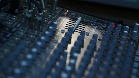 Sound-recording-equipment,-professional-recording-equipment,-DJ-control-panel