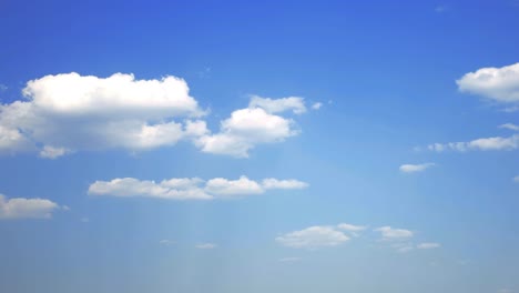 Movimiento-lento-de-las-nubes-en-el-cielo,-Time-lapse