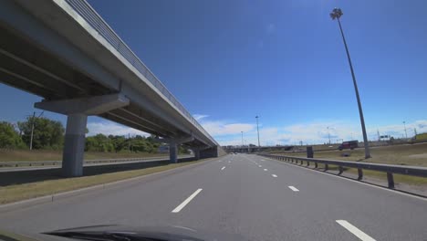 Carretera-federal-"Escandinavia"-es-una-autopista-en-la-entrada-a-San-Petersburgo,-Rusia.