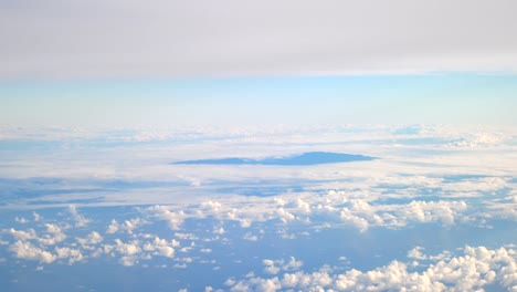 Aerial-shot-above-Hawaii-in-4k