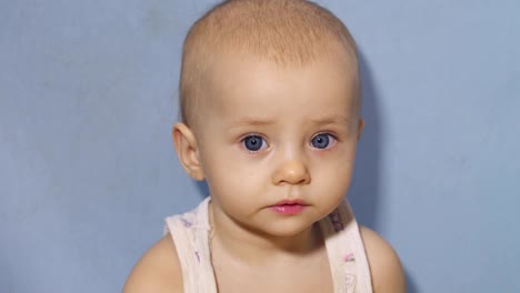 Baby-Gesicht-mit-Tränen-in-den-Augen