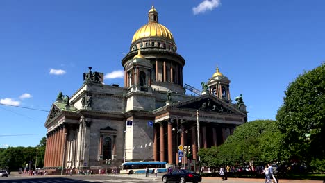 St.-isaac's-cathedral-in-St.-Petersburg.-4K.