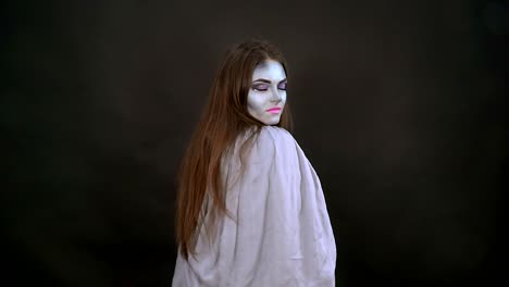Make-up.-Bild-einer-Hexe-in-einem-Brautkleid