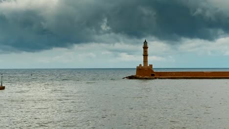 Paseo-marítimo-de-Chania,-Creta,-Grecia