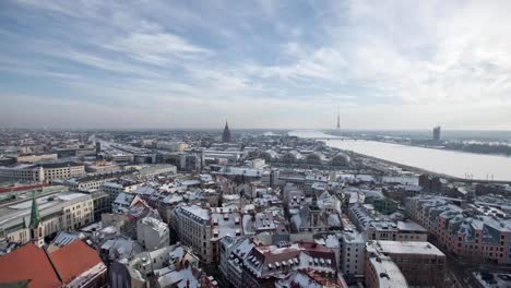 Riga-Down-Town-Cathedral-Dome-hypperlapse,-winter-time-lapse