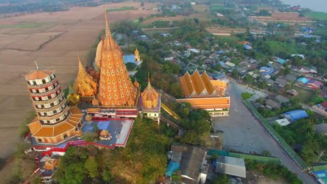 Tigre-cave-temple-en-Kanchanaburi.