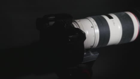 Foto-Shooting-DSLR-Kamera.-4K-UHD-Video.-Professionelle-DSLR-geringe-Schlüssel-Kameraaufnahmen