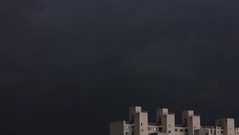 Moving-clouds-over-the-apartment-in-a-rain