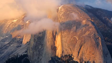 Half-Dome,-Sentinel-Dome,-Yosemite-National-Park