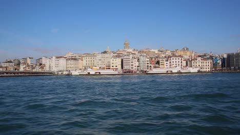 Eminonu-Harbor,-Istanbul,-Turkey