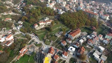 Monasterio-Podmaine,-en-Budva,-Montenegro-Adriático