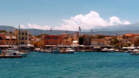 Paseo-marítimo-de-Chania,-Creta,-Grecia