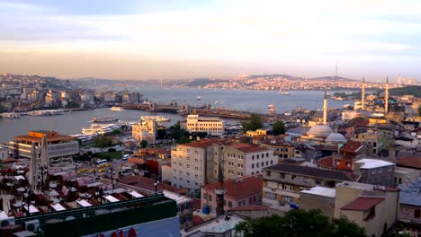 Day-to-Night-Timelapse-Shot-of-Istanbul-Galata-Bridge-and-Bosphorus-Channel.