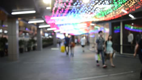 Pedestrian-Commuter-Crowd-Walking