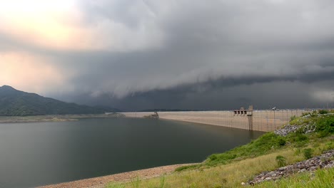 Nube-de-lluvia-oscura.