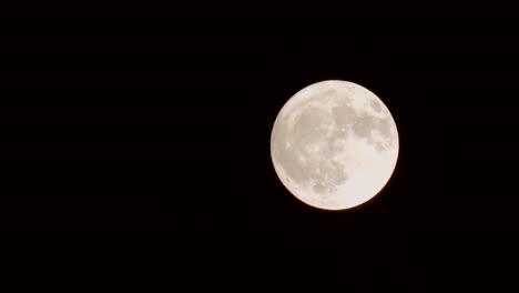 Zoomed-full-moon-time-lapse