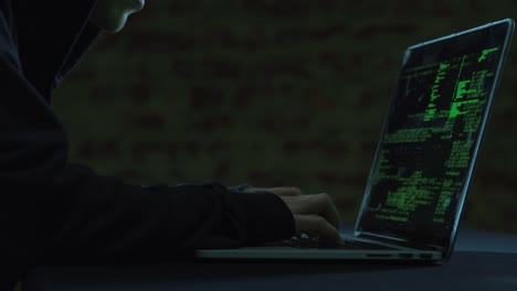 Hacker-using-laptop