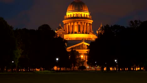 Alexander-Garden-und-St.-Isaak-Kathedrale-Nacht