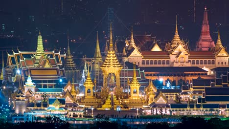 La-pira-funeraria-real-del-rey-y-Templo-del-Buda-Esmeralda,-Wat-Phra-Kaew,-Templo-de-amanecer-en-Bangkok,-Tailandia
