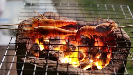 Prawn-grill-on-charcoal-stove