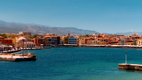 Paseo-marítimo-de-Chania,-Creta,-Grecia