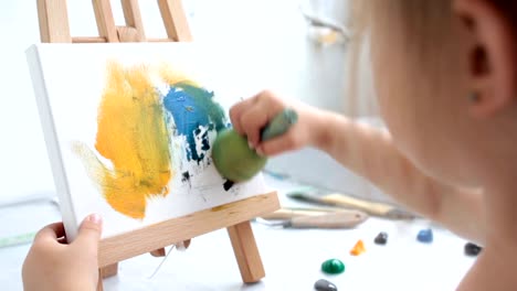 Hobby-kunstvolle-Talent-Unentschieden-abstrakte-Mischung-Malfarbe