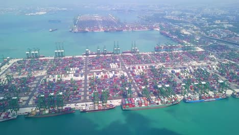 Luftbild-von-Singapur-Docks-und-Shipping-Container