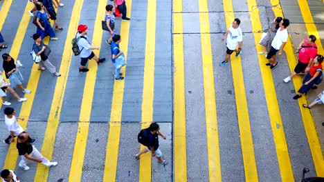 Busy-pedestrian-crossing-at-Hong-Kong---time-lapse