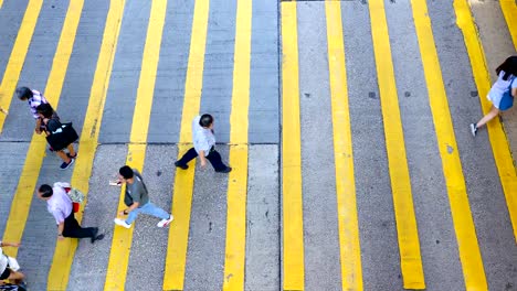 Busy-pedestrian-crossing-at-Hong-Kong---time-lapse