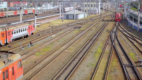 Railways-in-Novosibirsk.-Siberia,-Russia.-Shunting-locomotive-goes-to-the-camera