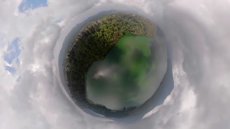 Lake-in-the-mountains-Bali,Indonesia-vr360