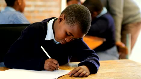 Schoolkid-studying-in-the-classroom-4k