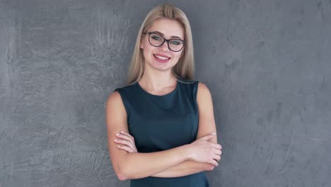 Beautiful-woman-with-arms-crossed