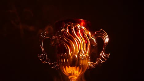 material-de-archivo-hd-fondo-oscuro-de-oro-Copa-de-humo