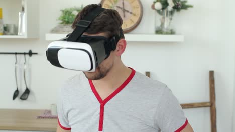 Man-in-Virtual-Reality-Glasses