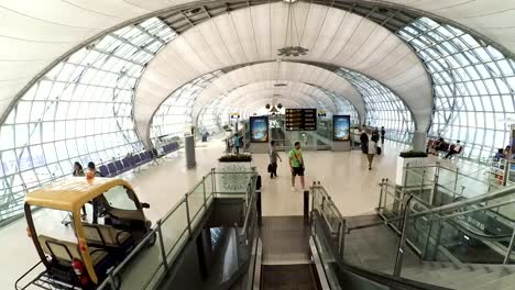 Innenraum-des-Suvarnabhumi-Airport.