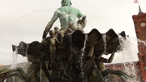 Neptunbrunnen-Berlin,-Neptune-Fountain-in-Berlin,-Germany