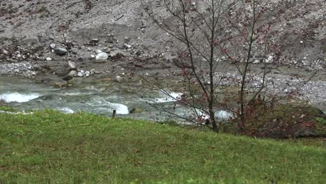 Wütende-Berg-Fluss-Slow-motion