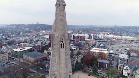 Antena-de-levantamiento-día-establecer-toma-de-iglesia-de-Episcopal-del-Calvario