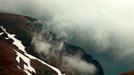 Gewitterwolken-über-Berge