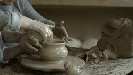 Children-Making-Pottery-in-Class