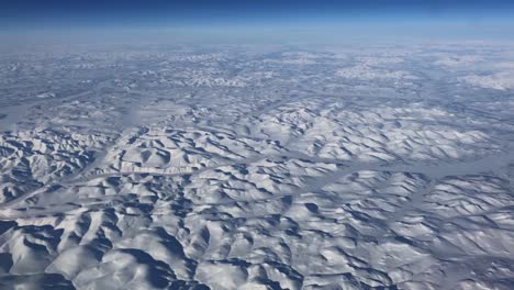 Vista-aérea-de-un-país-de-las-maravillas-de-invierno-en-Manitoba,-Canadá