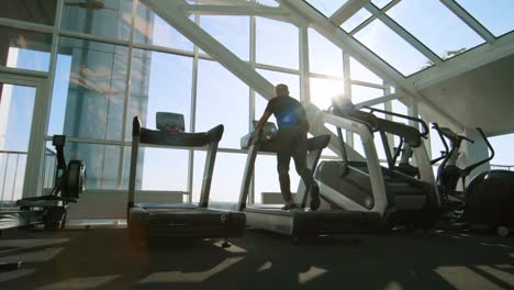 Elderly-Man-Running-on-Treadmill